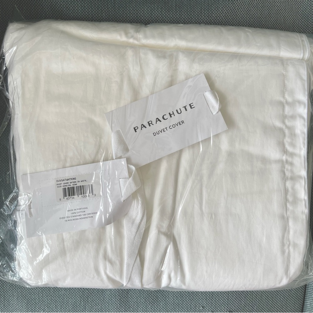 Parachute Home King/Cal King Sateen Duvet Cover in White (EUC with tags)